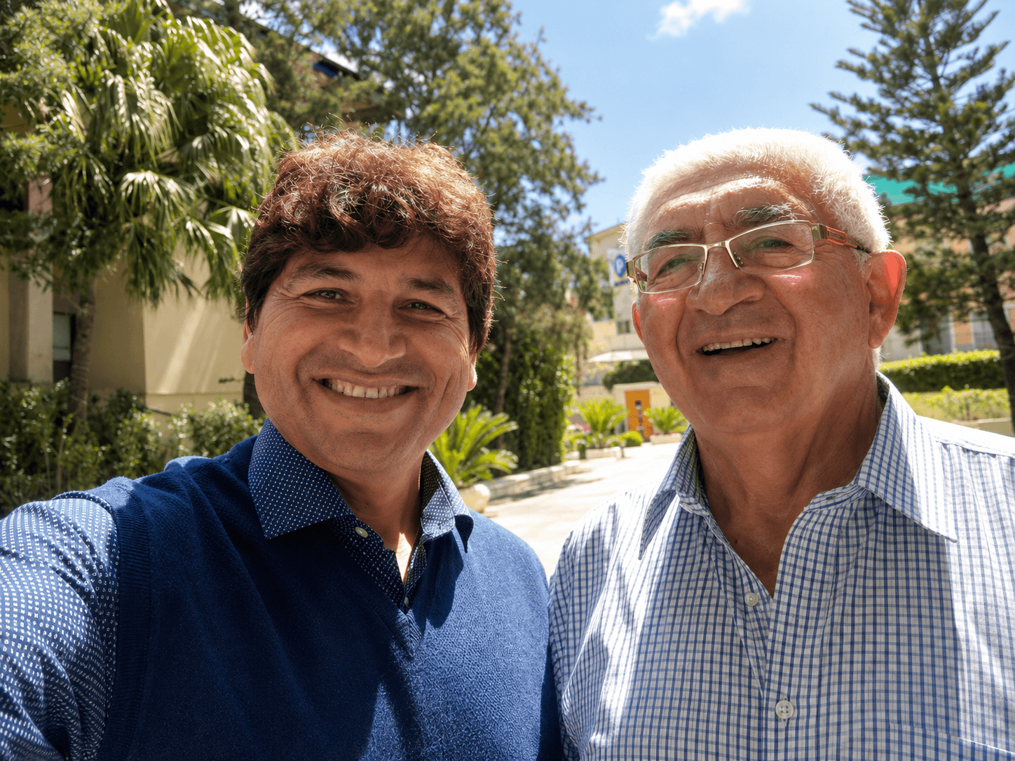 With Bob Barraket from Australia during a memorable cricket gathering.